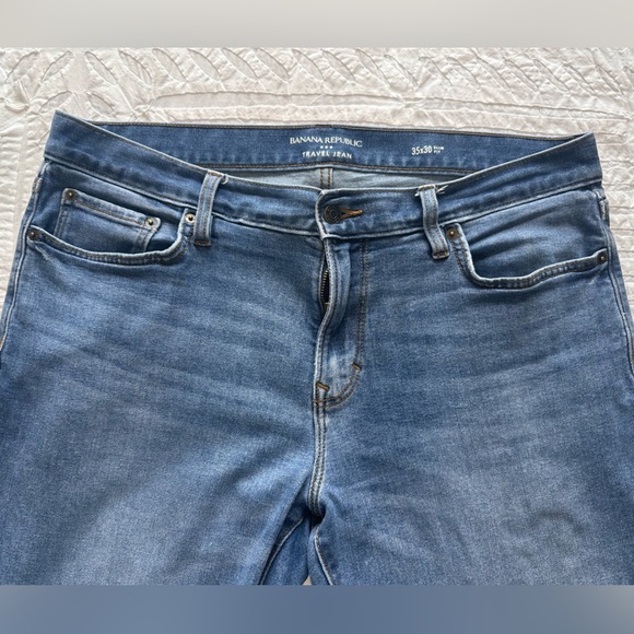 Men’s Banana Republic Slim Fit Light Blue Traveler Jeans - Picture 1 of 3